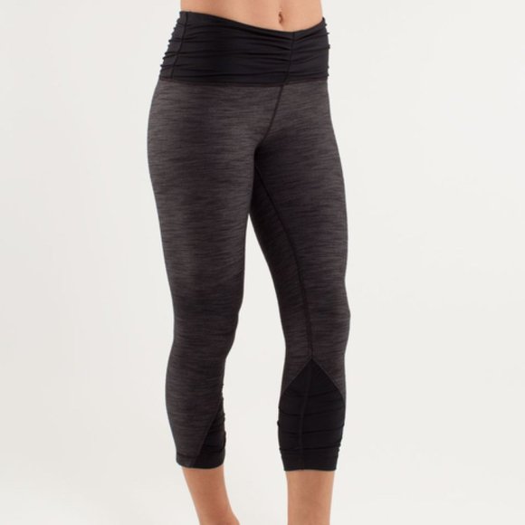 Lululemon 6 Gray Black Embrace Crop *Denim Ruffles